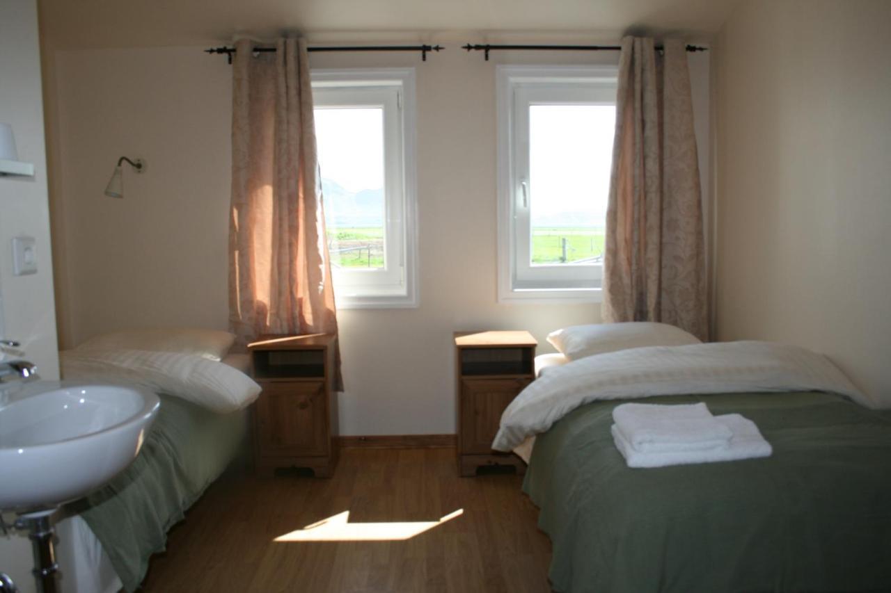 Guesthouse Vellir Vík Стая снимка