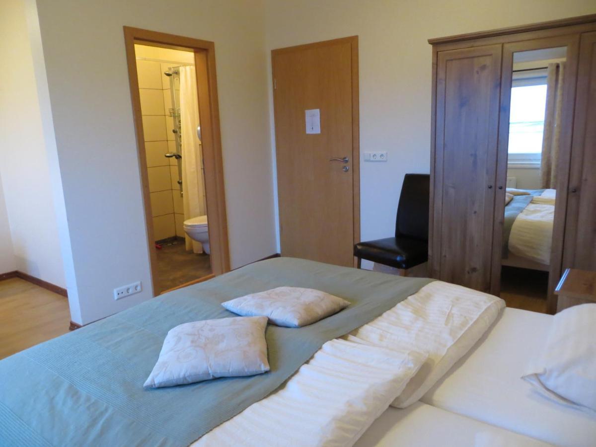 Guesthouse Vellir Vík Стая снимка